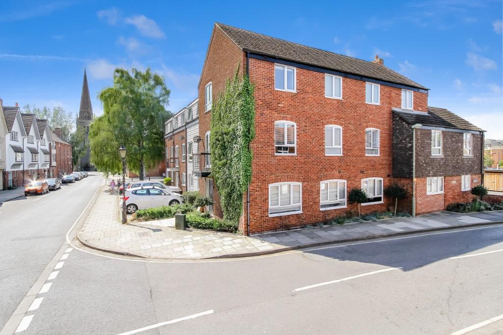 4 bed Studio for rent in Abingdon-on-Thames. From Lucy Properties - Oxford