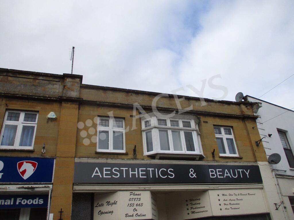 2 bed 1st Floor Flat for rent in Yeovil. From Laceys Yeovil Ltd - Yeovil