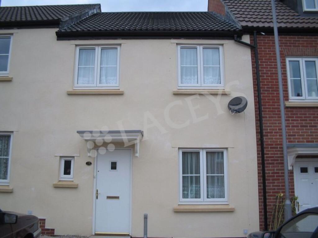 3 bed Mid Terraced House for rent in Yeovil. From Laceys Yeovil Ltd - Yeovil