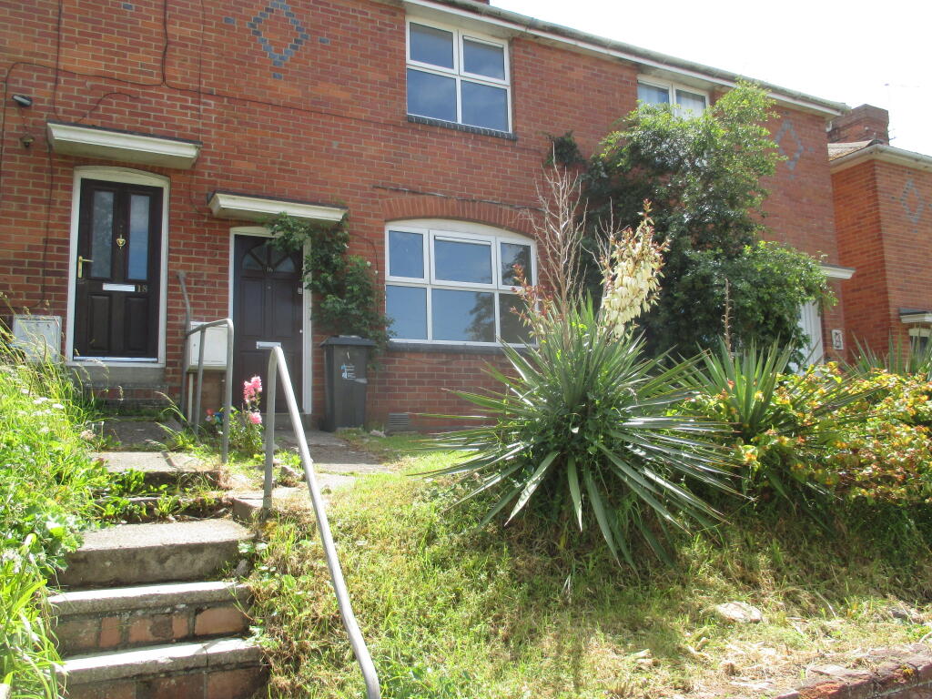 2 bed Mid Terraced House for rent in Yeovil Marsh. From Laceys Yeovil Ltd - Yeovil