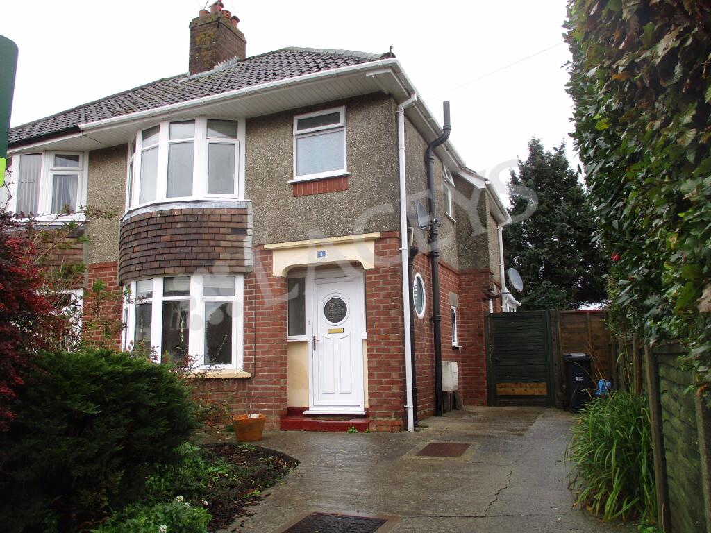 3 bed Semi Detached for rent in Yeovil Marsh. From Laceys Yeovil Ltd - Yeovil