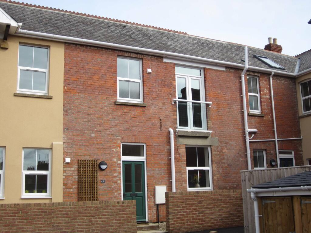 2 bed Mid Terraced House for rent in Yeovil. From Laceys Yeovil Ltd - Yeovil