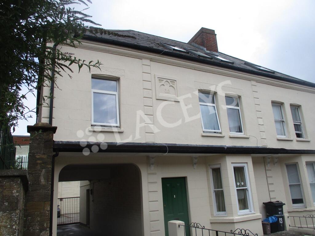 2 bed 1st Floor Flat for rent in Yeovil. From Laceys Yeovil Ltd - Yeovil