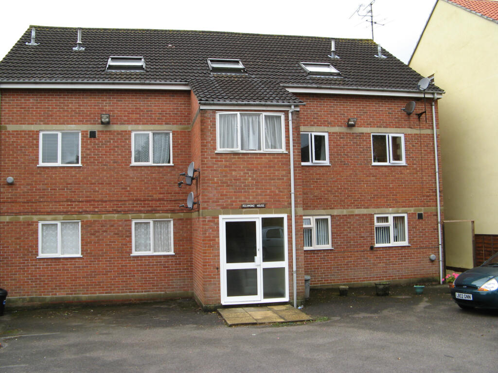 2 bed 1st Floor Flat for rent in Yeovil. From Laceys Yeovil Ltd - Yeovil 2 bed 1st Floor Flat for rent in Yeovil. From Laceys Yeovil Ltd - Yeovil