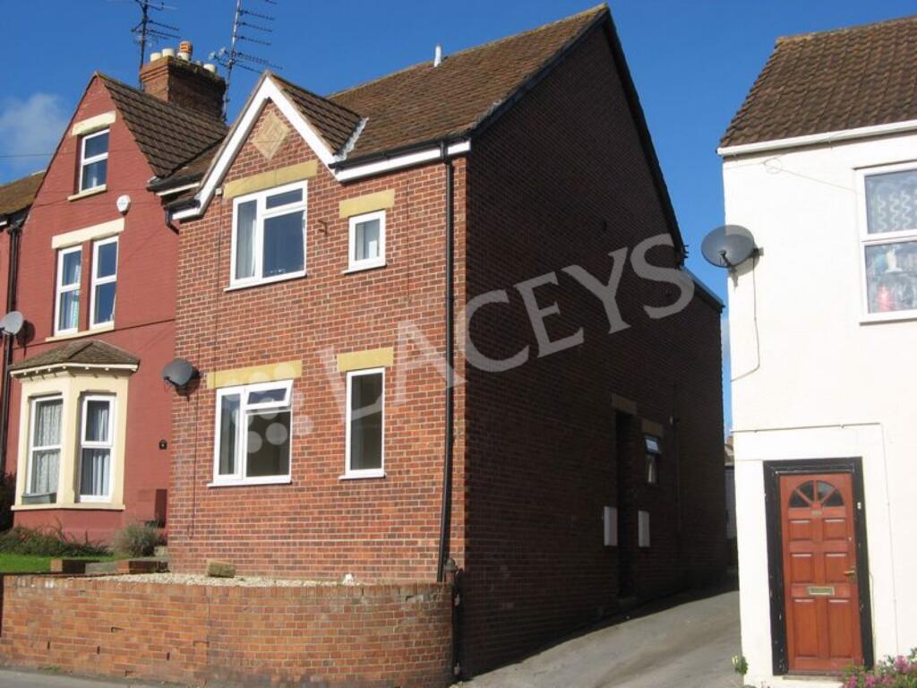 1 bed 1st Floor Flat for rent in Mudford. From Laceys Yeovil Ltd - Yeovil