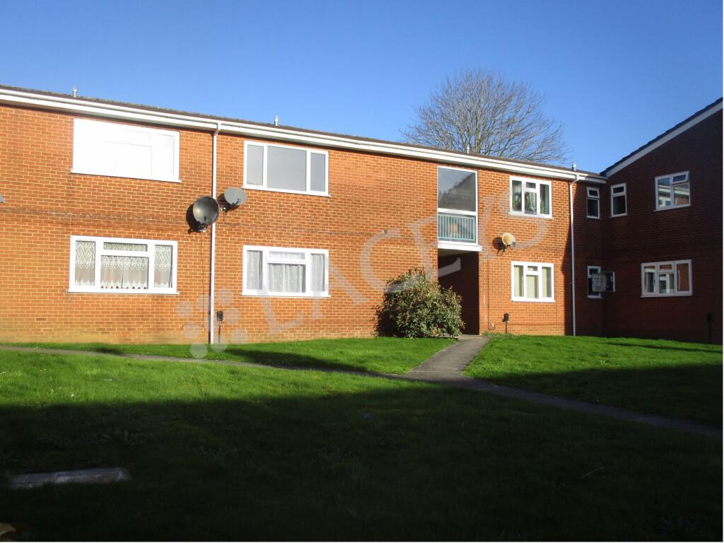 1 bed 1st Floor Flat for rent in Mudford. From Laceys Yeovil Ltd - Yeovil