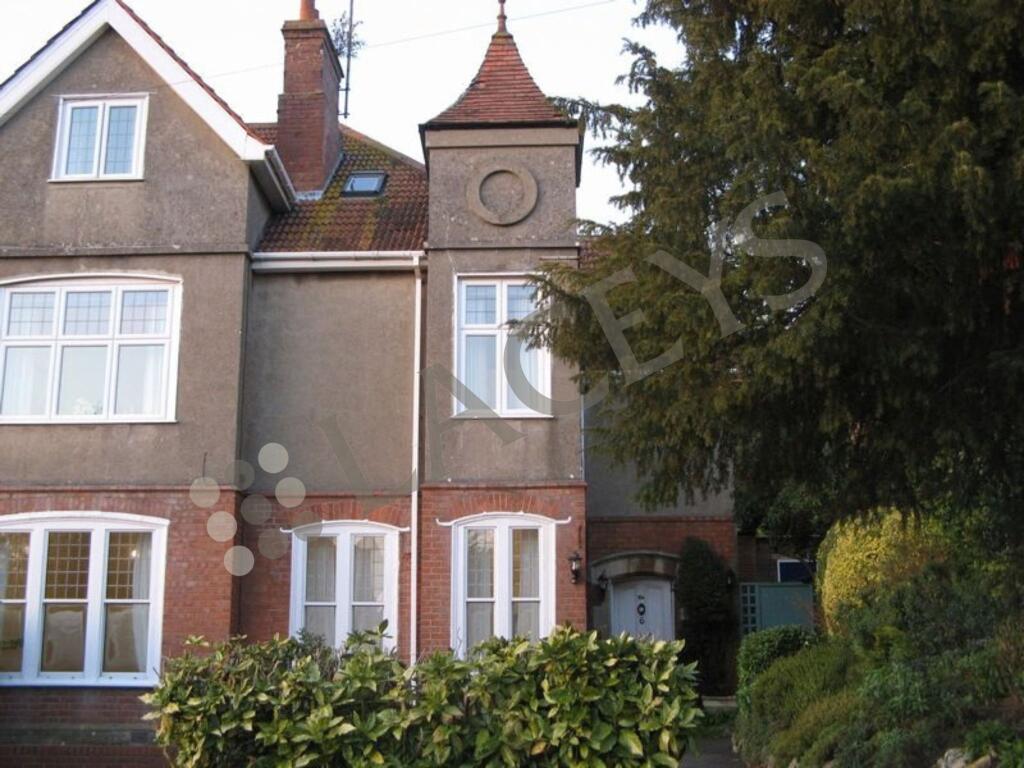 2 bed 1st Floor Flat for rent in Yeovil. From Laceys Yeovil Ltd - Yeovil