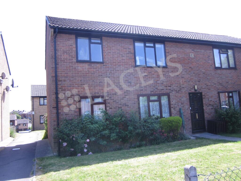 1 bed 1st Floor Flat for rent in Yeovil Marsh. From Laceys Yeovil Ltd - Yeovil