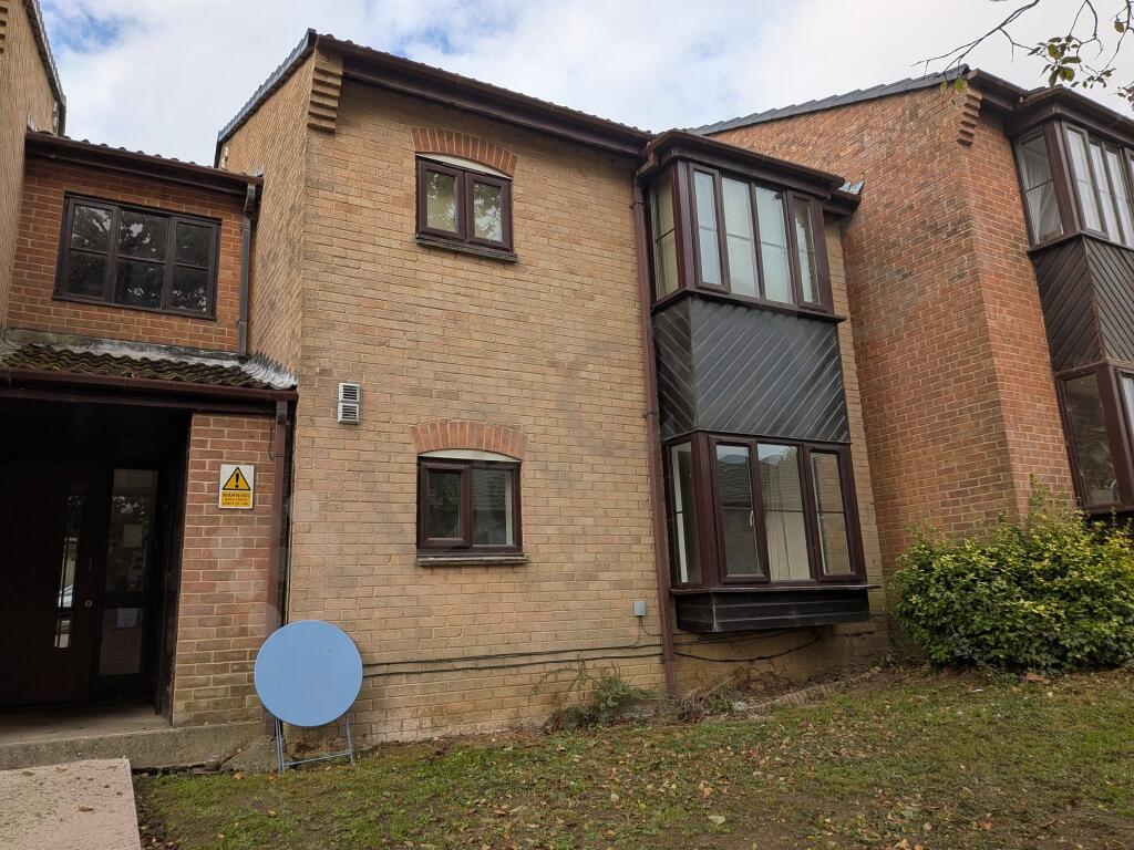 1 bed 1st Floor Flat for rent in Yeovil Marsh. From Laceys Yeovil Ltd - Yeovil