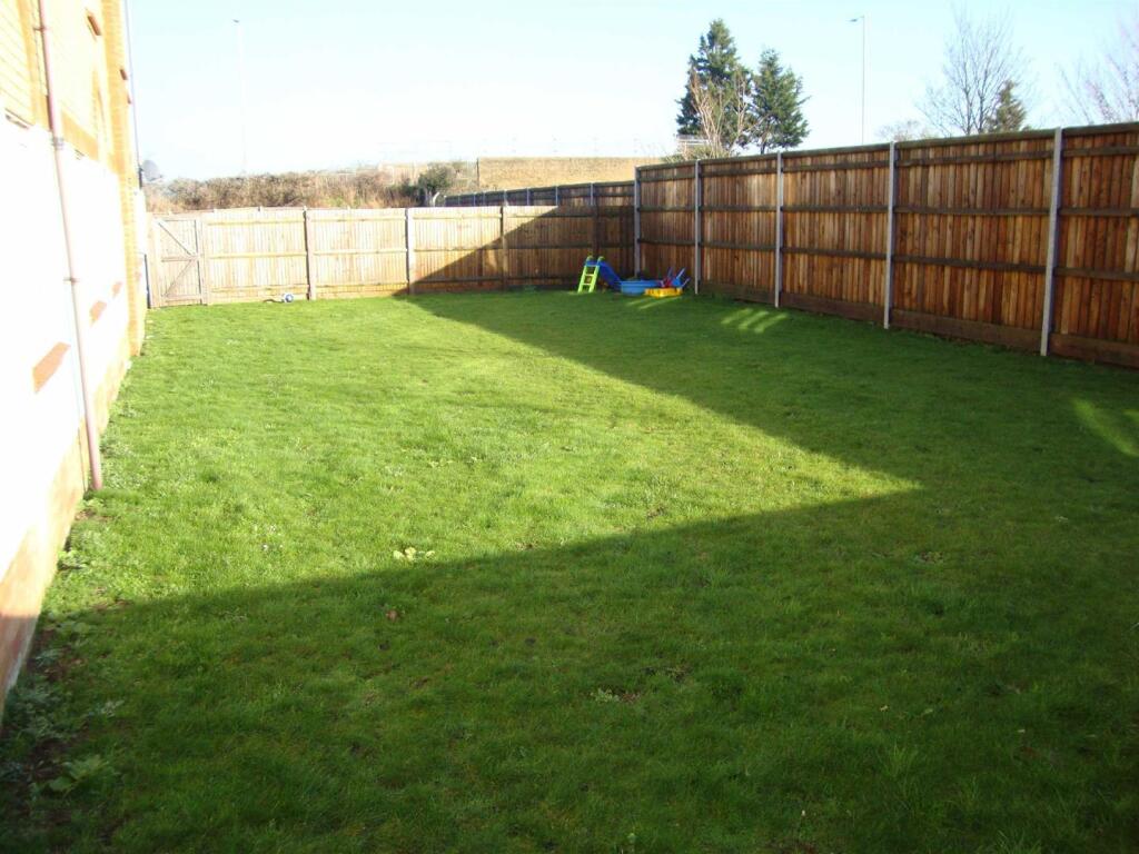 2 bed 1st Floor Flat for rent in Sittingbourne. From Lamborn and Hill Ltd - Sittingbourne