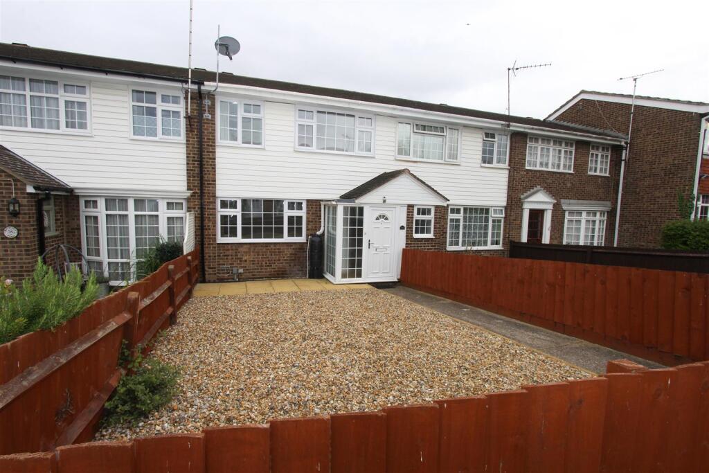3 bed Mid Terraced House for rent in Sittingbourne. From Lamborn and Hill Ltd - Sittingbourne 3 bed Mid Terraced House for rent in Sittingbourne. From Lamborn and Hill Ltd - Sittingbourne