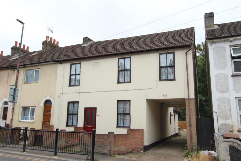 2 bed 1st Floor Flat for rent in Chatham. From Lamborn and Hill Ltd - Sittingbourne
