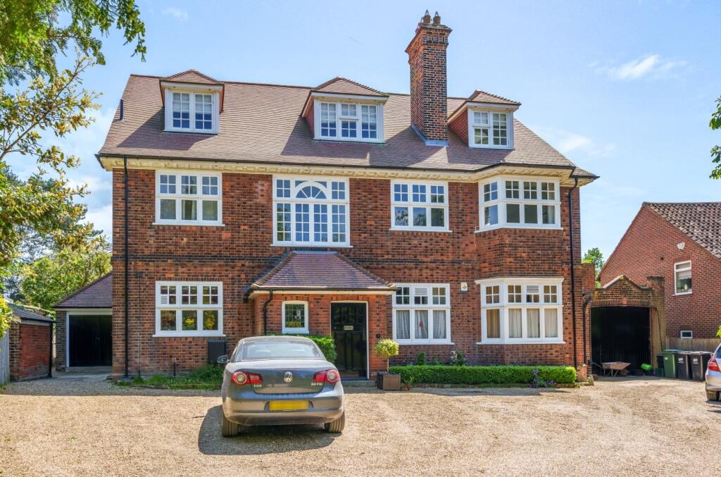 3 bed 1st Floor Flat for rent in Chislehurst. From Langford Russell - Chislehurst