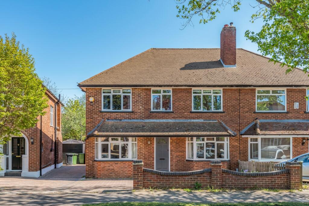 4 bed Semi Detached for rent in Chislehurst. From Langford Russell - Chislehurst