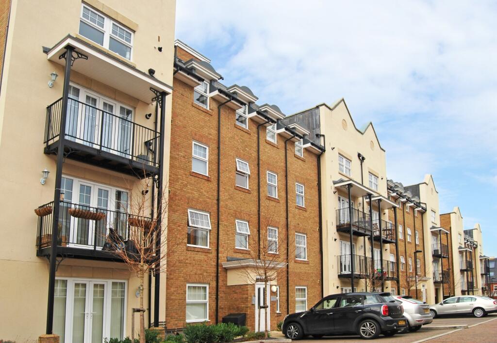 2 bed Flat for rent in Keston Mark. From Langford Russell - Bromley