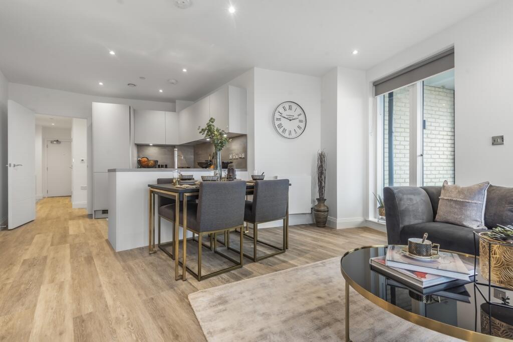 2 bed 1st Floor Flat for rent in Keston Mark. From Langford Russell - Bromley 2 bed 1st Floor Flat for rent in Keston Mark. From Langford Russell - Bromley