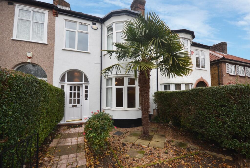 4 bed Mid Terraced House for rent in Beckenham. From Langford Russell - Bromley 4 bed Mid Terraced House for rent in Beckenham. From Langford Russell - Bromley