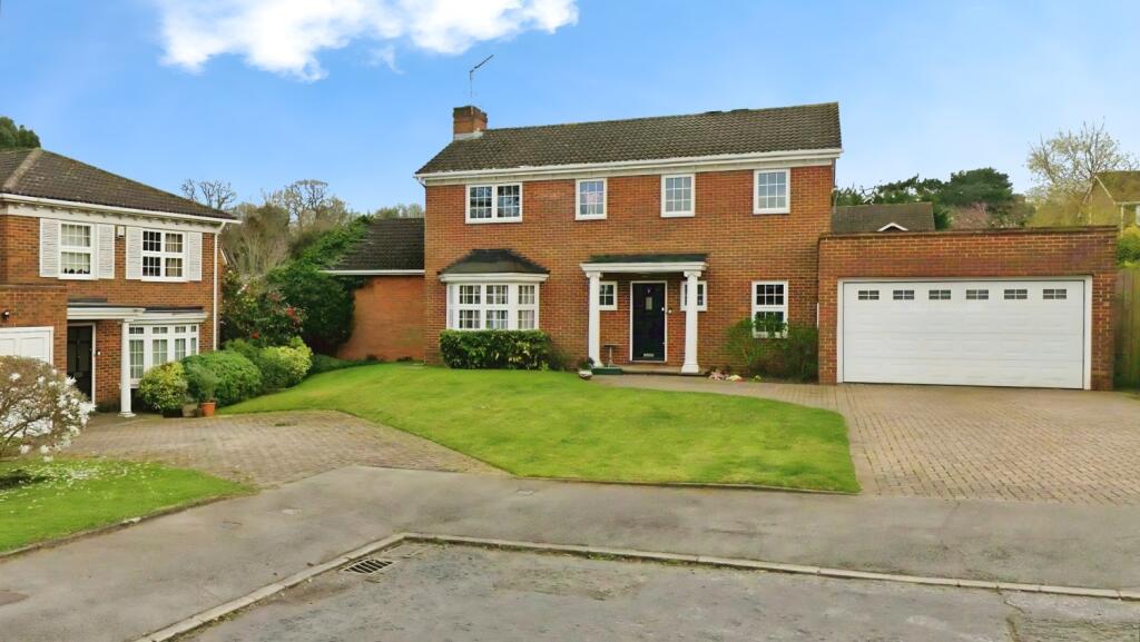 4 bed Detached for rent in Chislehurst. From Langford Russell - Bromley
