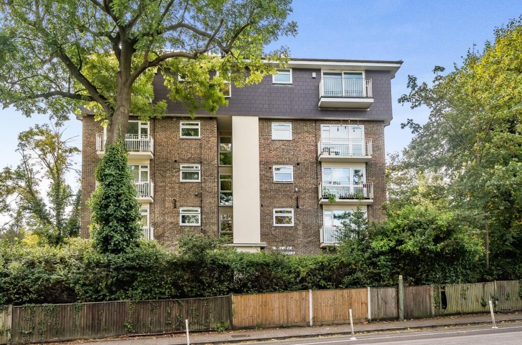 2 bed 1st Floor Flat for rent in Keston Mark. From Langford Russell - Bromley