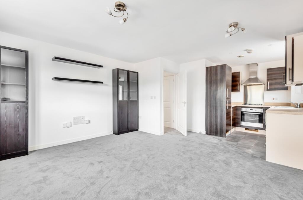 2 bed 1st Floor Flat for rent in Keston Mark. From Langford Russell - Bromley