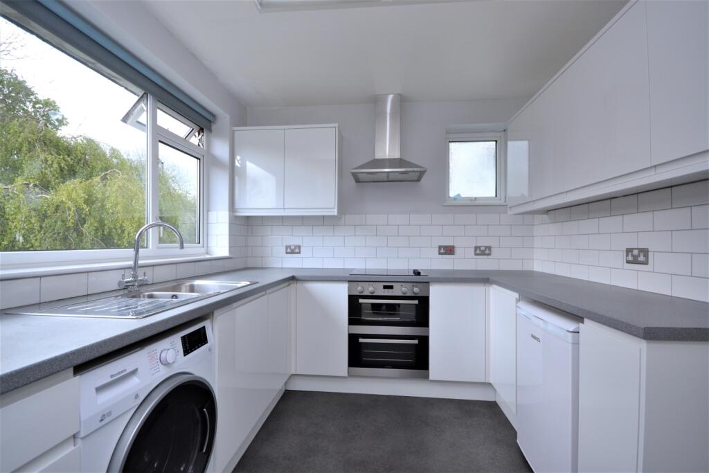 2 bed Annexe for rent in Keston Mark. From Langford Russell - Bromley