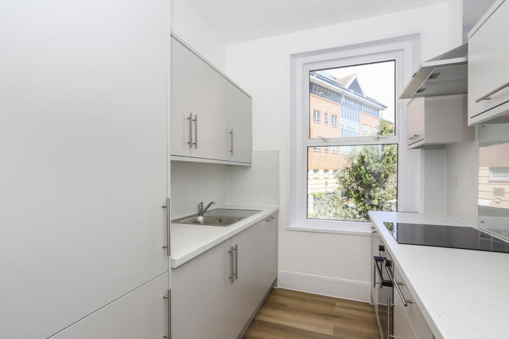 3 bed 1st Floor Flat for rent in Keston Mark. From Langford Russell - Bromley