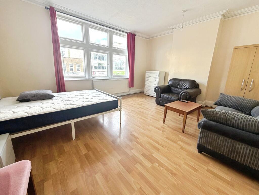 4 bed House Share for rent in Beckenham. From Langford Russell - Bromley