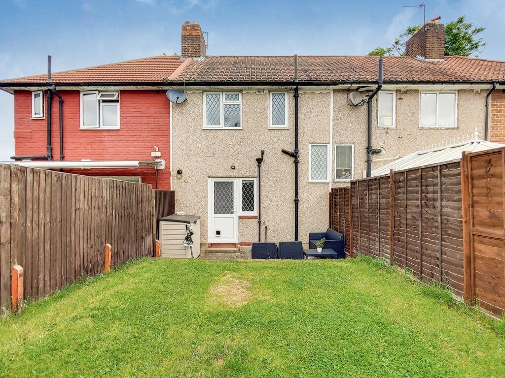 2 bed Mid Terraced House for rent in Catford. From Langford Russell - Bromley