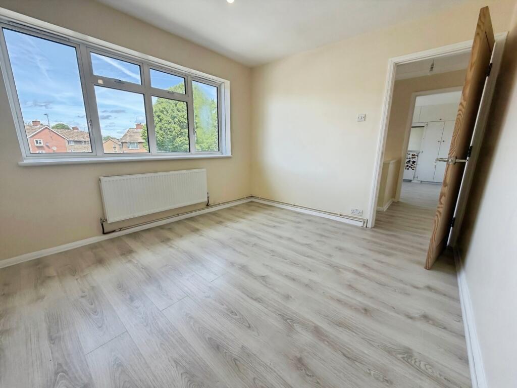 3 bed Annexe for rent in Keston Mark. From Langford Russell - Bromley 3 bed Annexe for rent in Keston Mark. From Langford Russell - Bromley