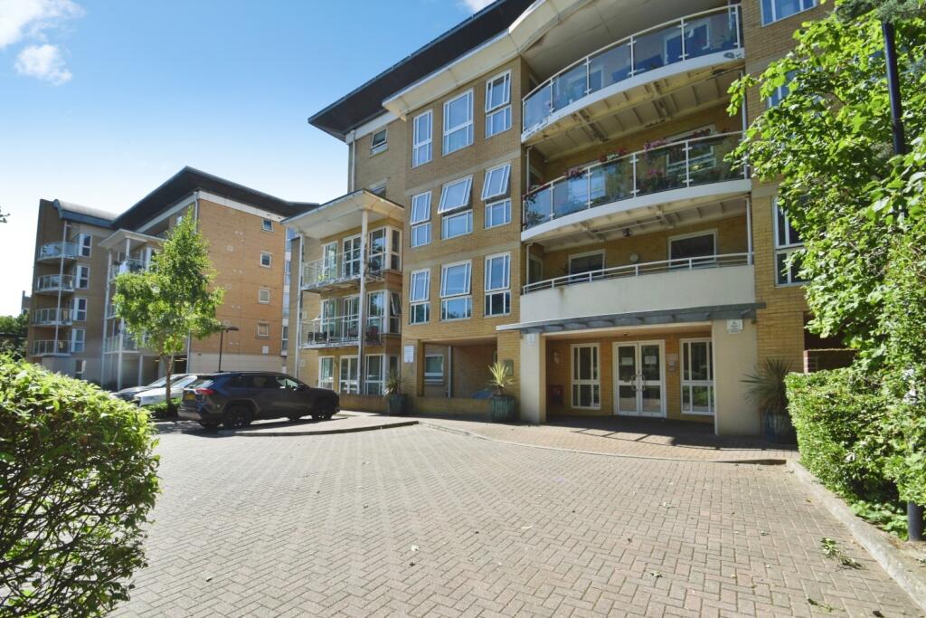 2 bed 1st Floor Flat for rent in Keston Mark. From Langford Russell - Bromley