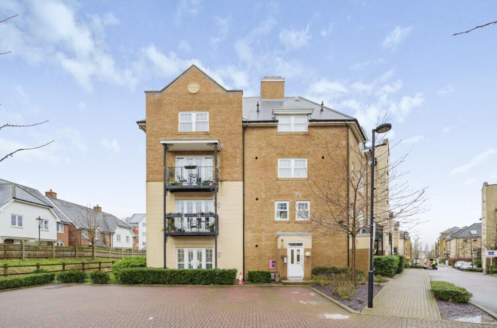 1 bed 1st Floor Flat for rent in Keston Mark. From Langford Russell - Bromley