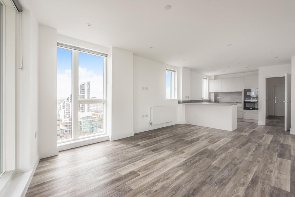2 bed 1st Floor Flat for rent in Keston Mark. From Langford Russell - Bromley