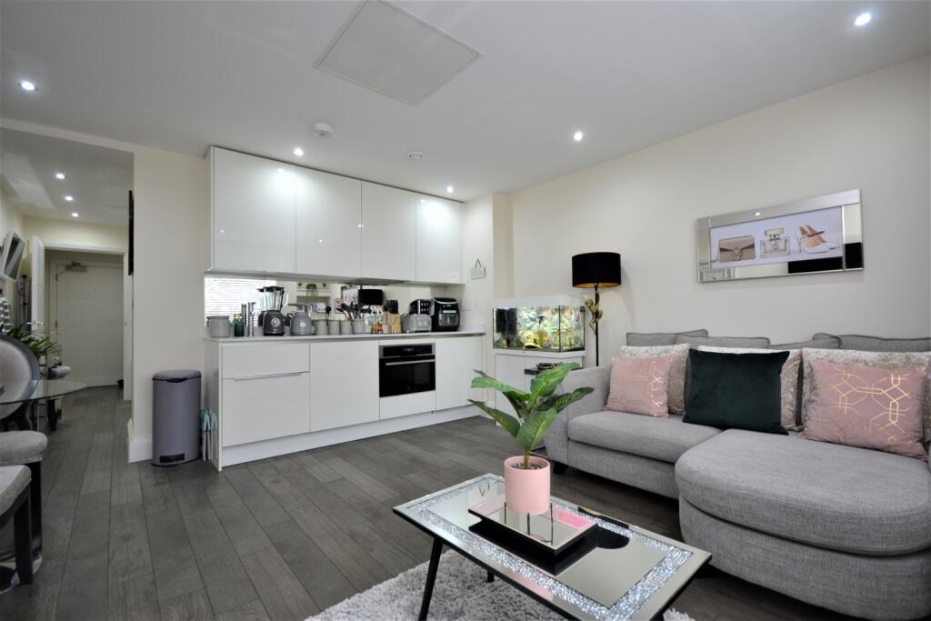 1 bed 1st Floor Flat for rent in Beckenham. From Langford Russell - Bromley 1 bed 1st Floor Flat for rent in Beckenham. From Langford Russell - Bromley
