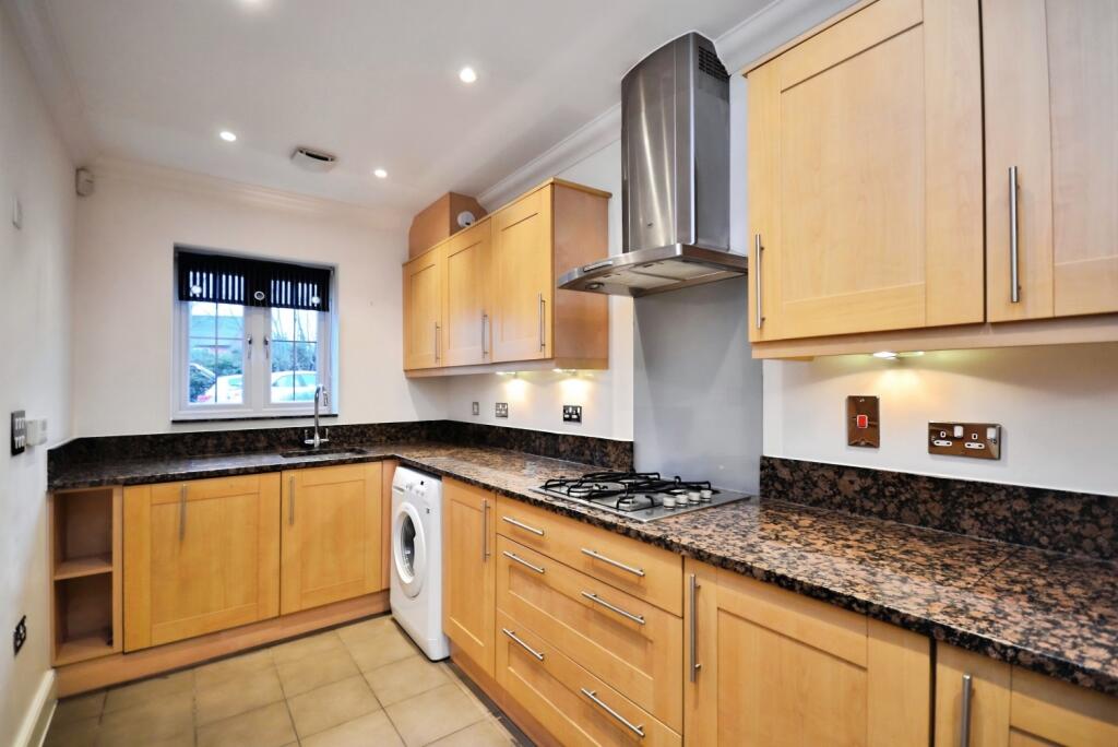 3 bed Mid Terraced House for rent in Keston Mark. From Langford Russell - Bromley 3 bed Mid Terraced House for rent in Keston Mark. From Langford Russell - Bromley