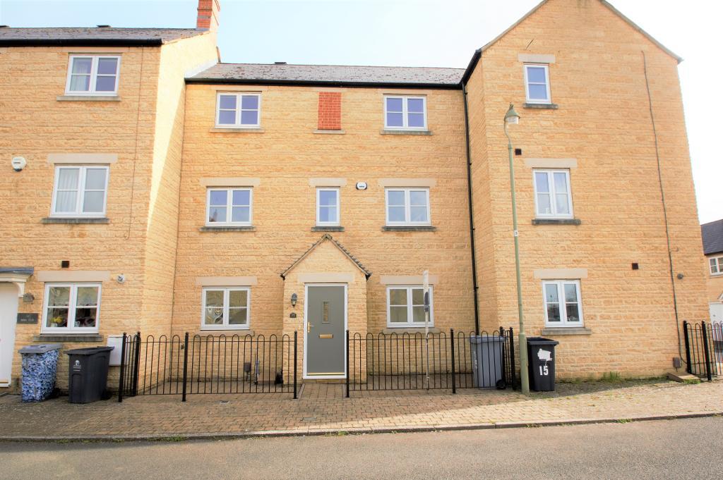 3 bed Mid Terraced House for rent in Witney. From David Moore Lettings