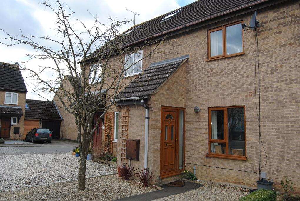2 bed Mid Terraced House for rent in Witney. From David Moore Lettings