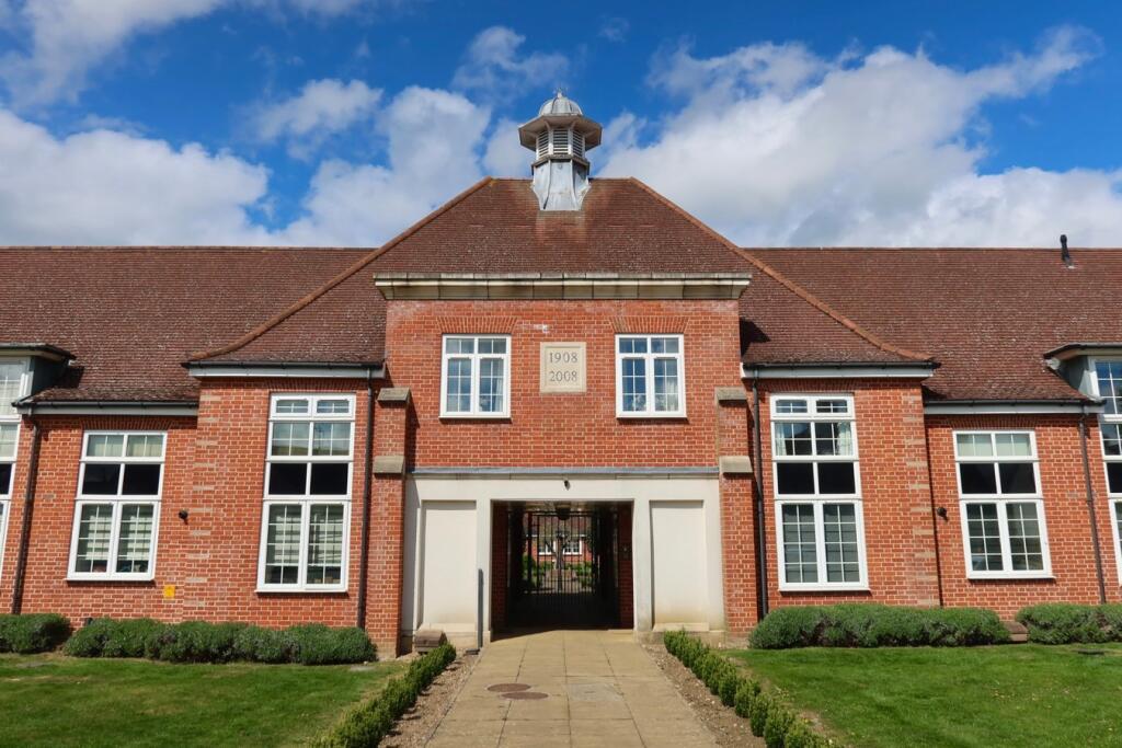 2 bed Apartment for rent in Letchworth. From Lane & Bennetts - Letchworth