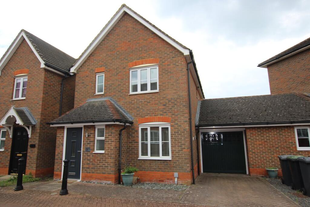 3 bed Detached for rent in Henlow. From Lane & Bennetts - Letchworth 3 bed Detached for rent in Henlow. From Lane & Bennetts - Letchworth