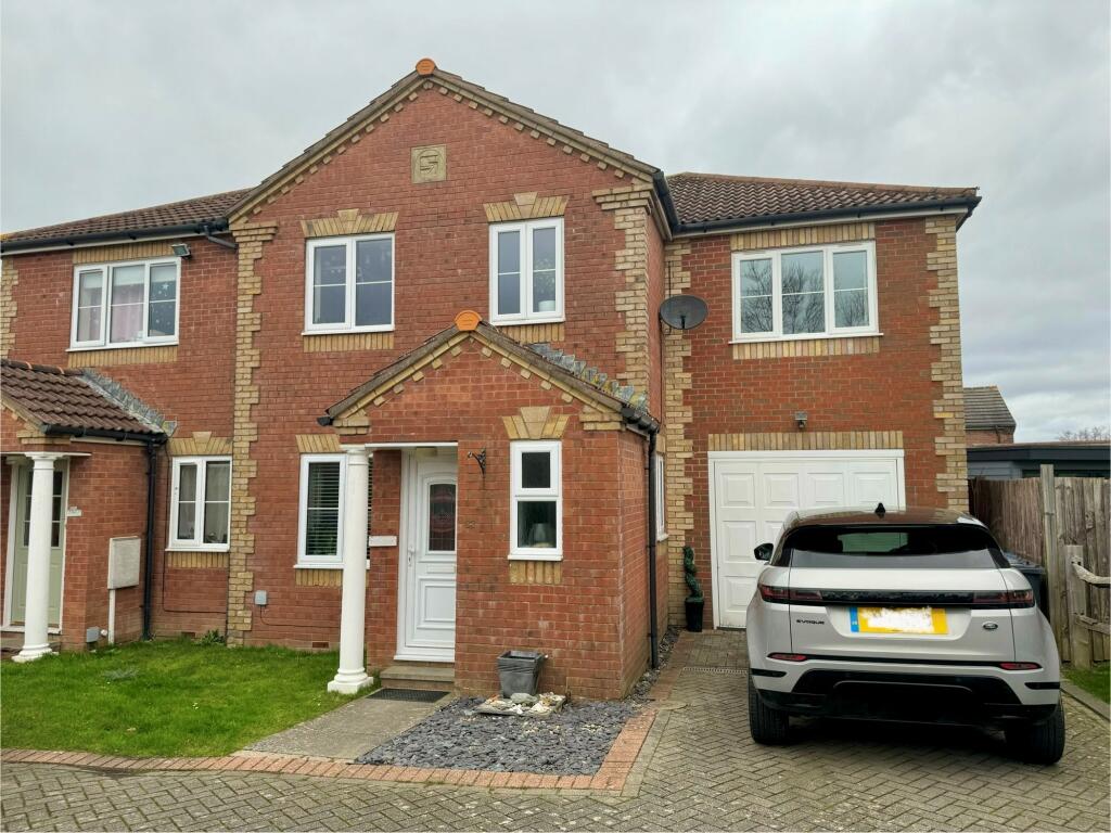 4 bed Semi-Detached House for rent in Burgess Hill. From Leaders - Burgess Hill
