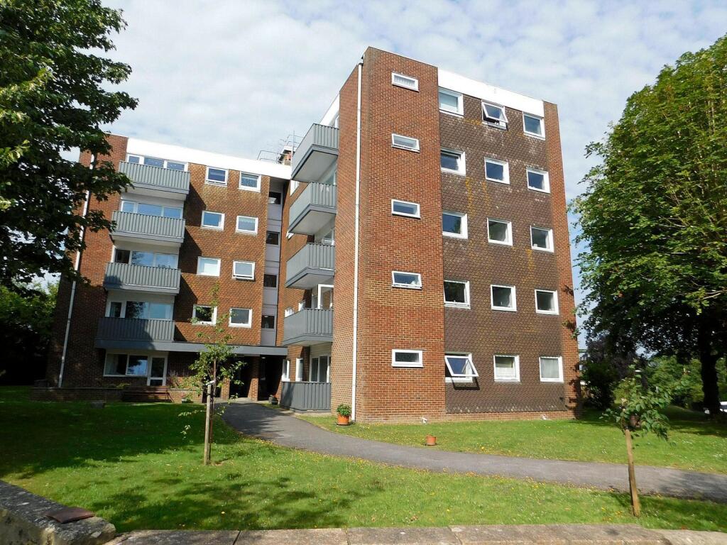2 bed Apartment for rent in Burgess Hill. From Leaders - Burgess Hill