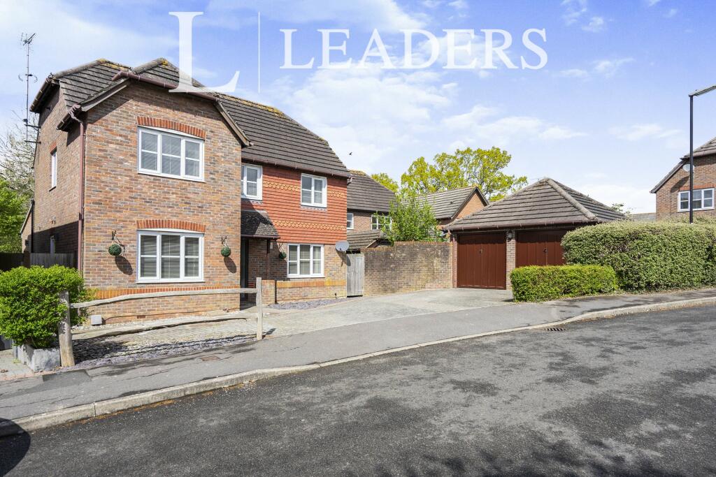 4 bed Detached House for rent in Burgess Hill. From Leaders - Burgess Hill