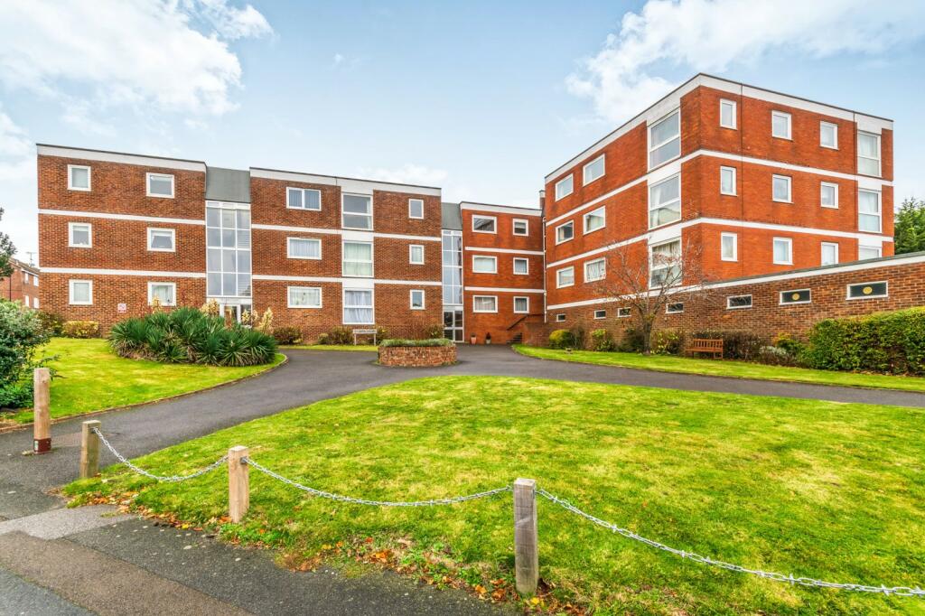 2 bed Apartment for rent in Burgess Hill. From Leaders - Burgess Hill