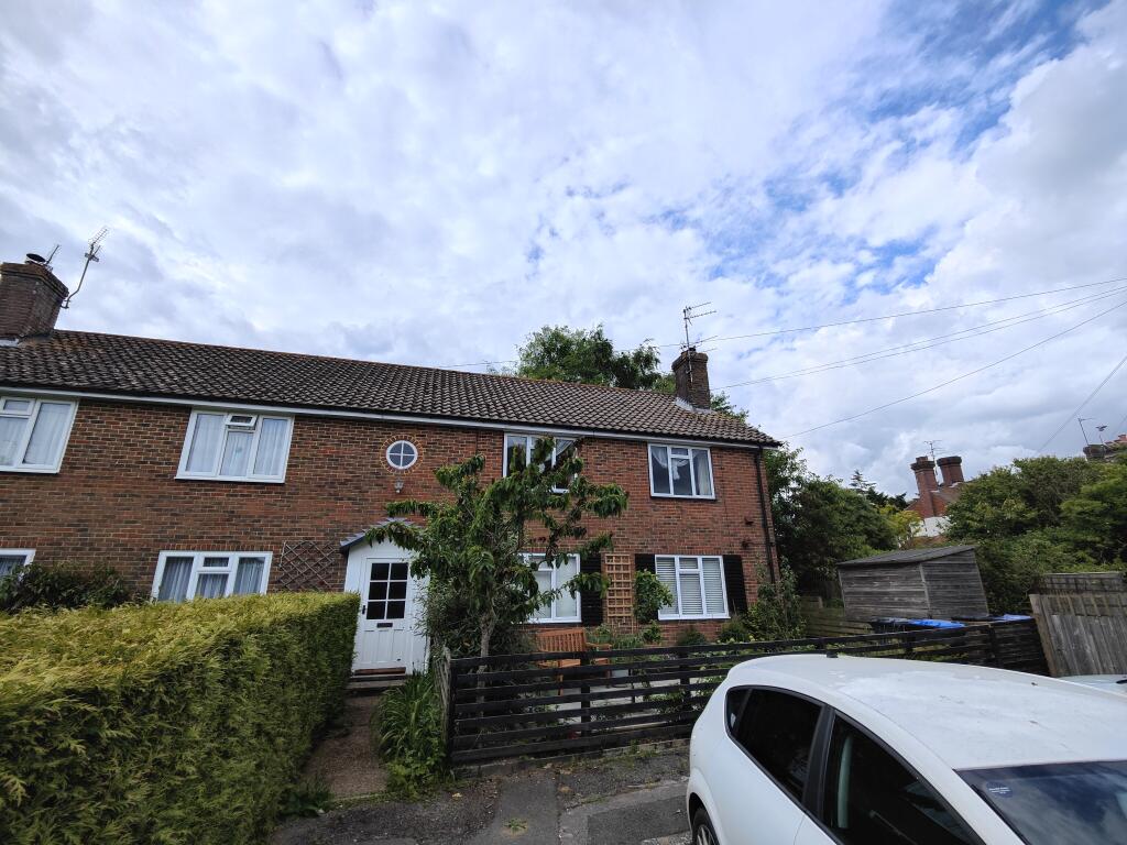 2 bed Apartment for rent in Ardingly. From Leaders (Burgess Hill)