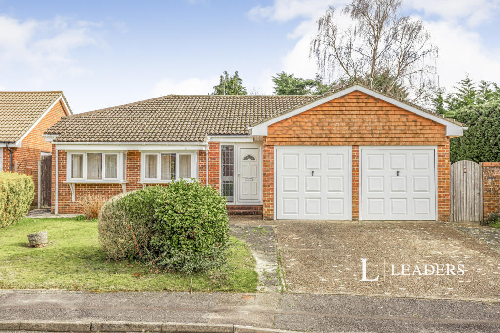 4 bed Bungalow for rent in Burgess Hill. From Leaders - Burgess Hill 4 bed Bungalow for rent in Burgess Hill. From Leaders - Burgess Hill