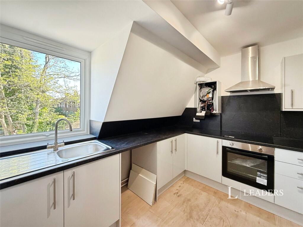 1 bed 1st Floor Flat for rent in Hassocks. From Leaders - Burgess Hill