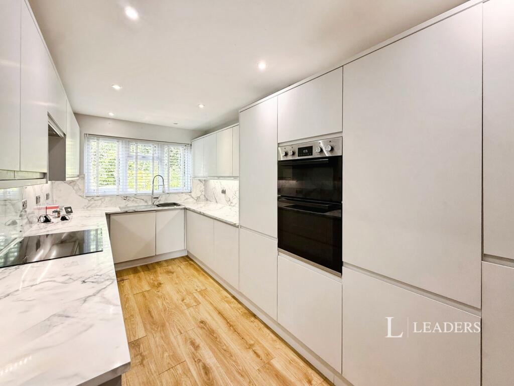 4 bed Detached for rent in Burgess Hill. From Leaders - Burgess Hill