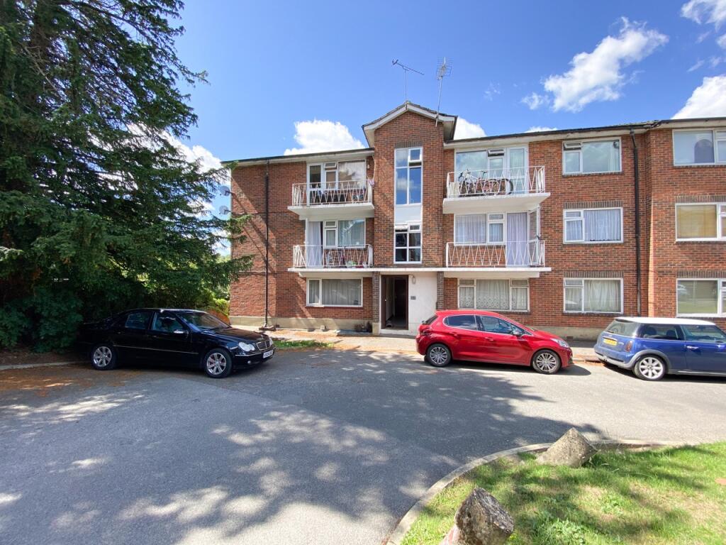 2 bed 1st Floor Flat for rent in Burgess Hill. From Leaders - Burgess Hill