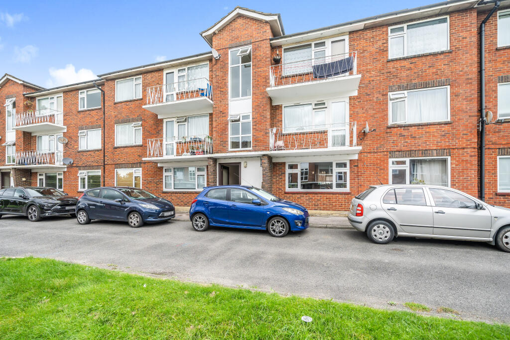 2 bed 1st Floor Flat for rent in Burgess Hill. From Leaders - Burgess Hill