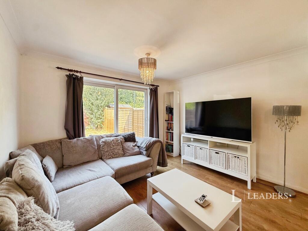 2 bed Mid Terraced House for rent in Burgess Hill. From Leaders - Burgess Hill 2 bed Mid Terraced House for rent in Burgess Hill. From Leaders - Burgess Hill