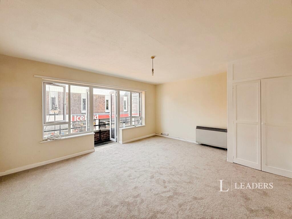 3 bed 1st Floor Flat for rent in Burgess Hill. From Leaders - Burgess Hill